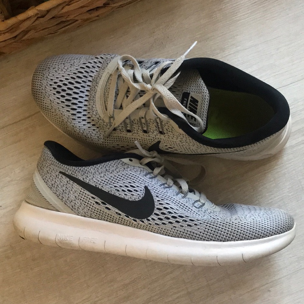 Nike free runs